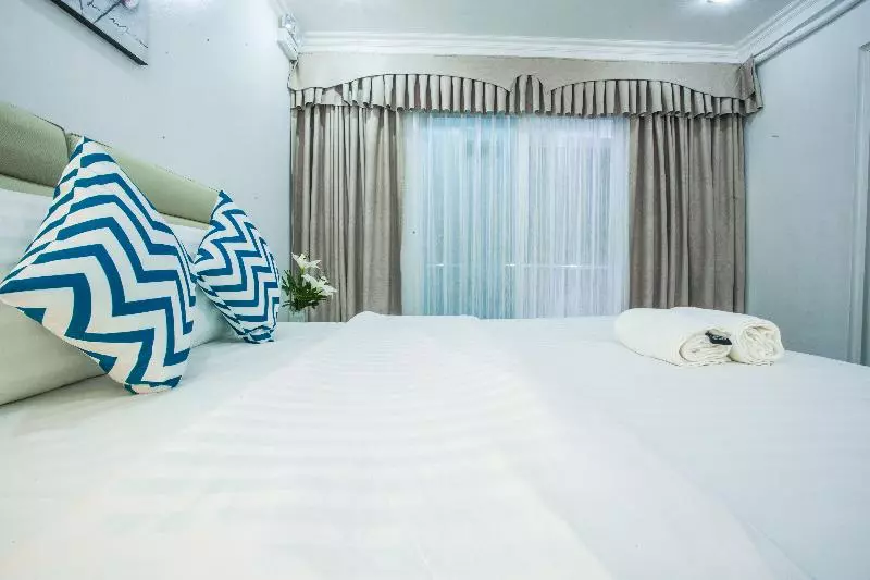 3 Bedroom Suite, Senator Águilas