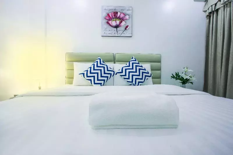 3 Bedroom Suite, Senator Águilas