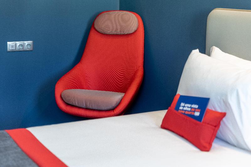 סוויטת ג'וניור, Senator Águilas