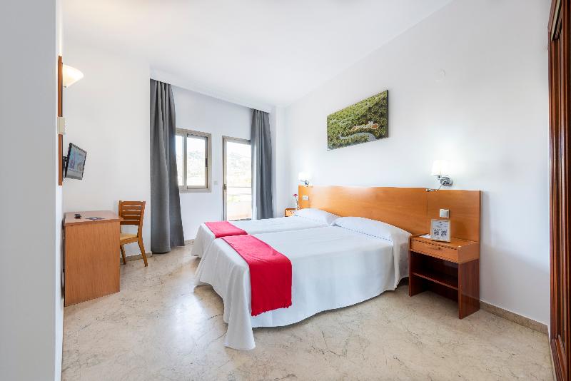 标准单人间, Toboso Almunecar