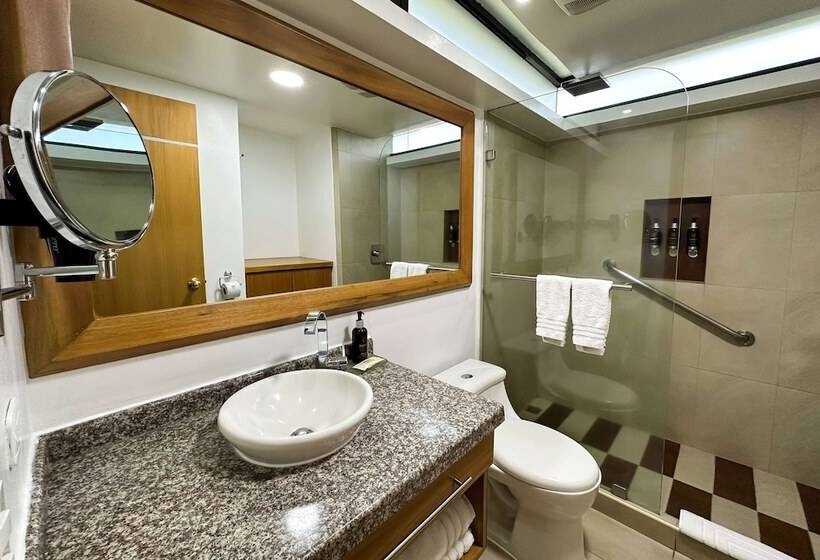 스탠다드 룸 더블 침대 2개, Wyndham Garden Quito