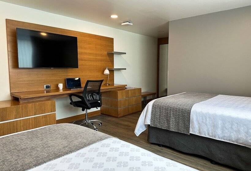 غرفه قياسيه سريرين مزدوجين, Wyndham Garden Quito