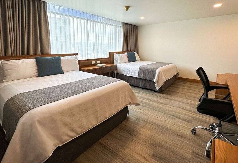 غرفه قياسيه سريرين مزدوجين, Wyndham Garden Quito