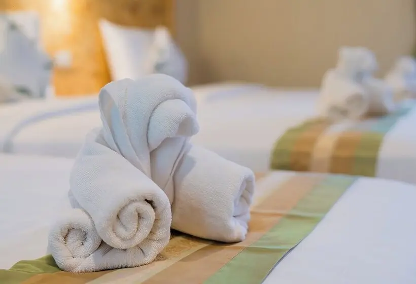 اتاق استاندارد سه نفره, Pung Waan Resort