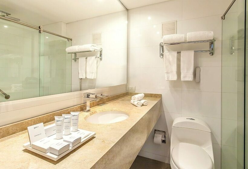 스위트, Radisson Bogota Metrotel