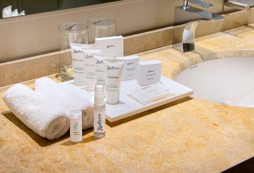 מיטת קינג בסוויטה, Radisson Bogota Metrotel