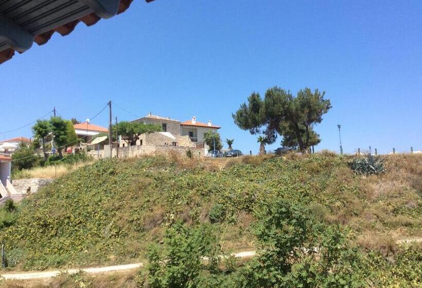 آپارتمان 1 خوابه با چشمانداز دریا, Arellis Studios