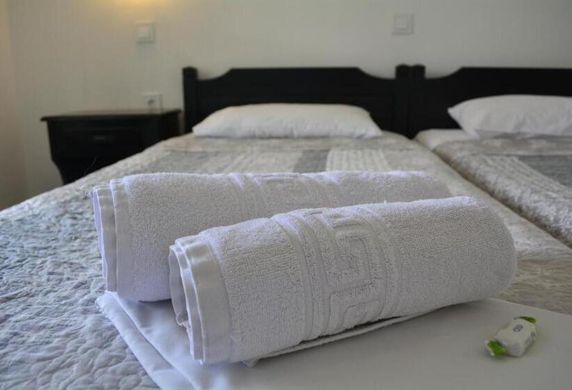 آپارتمان 1 خوابه با تراس, Arellis Studios