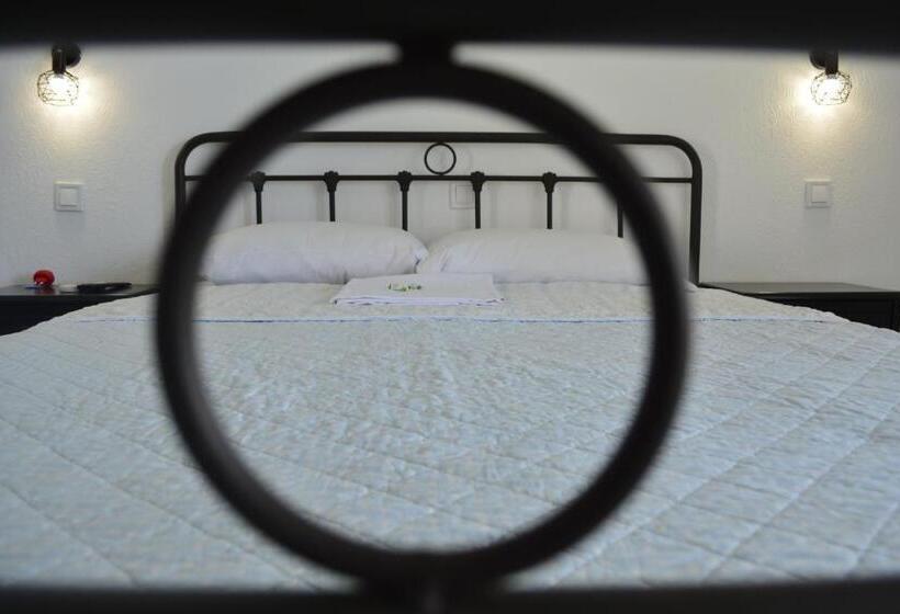 آپارتمان 1 خوابه با تراس, Arellis Studios