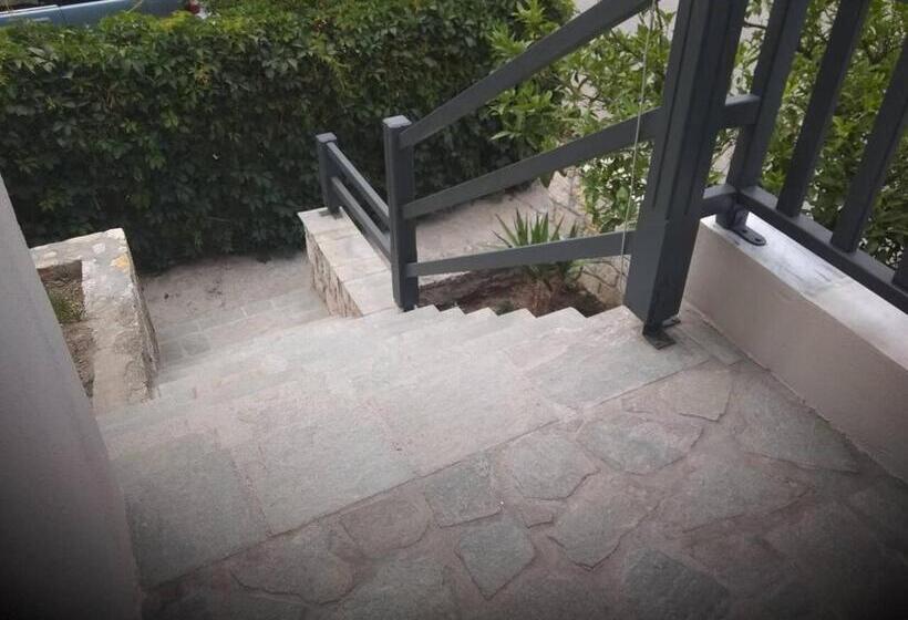 استودیوی استاندارد, Arellis Studios