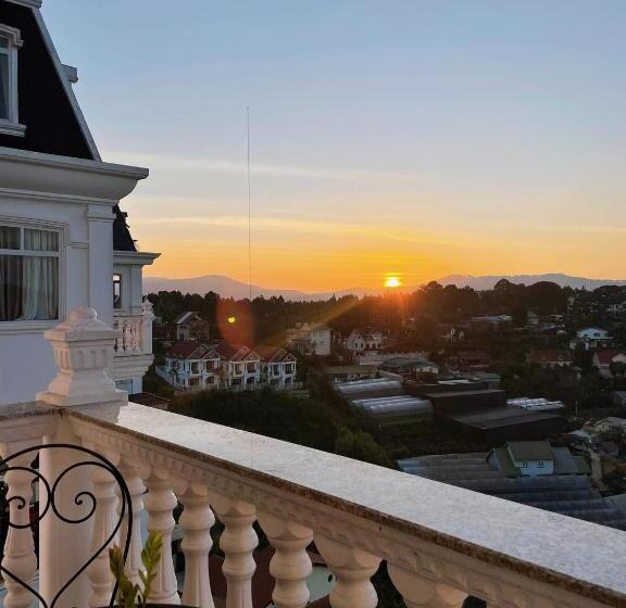 اتاق لوکس با چشمانداز شهر, New Life Hotel   Da Lat