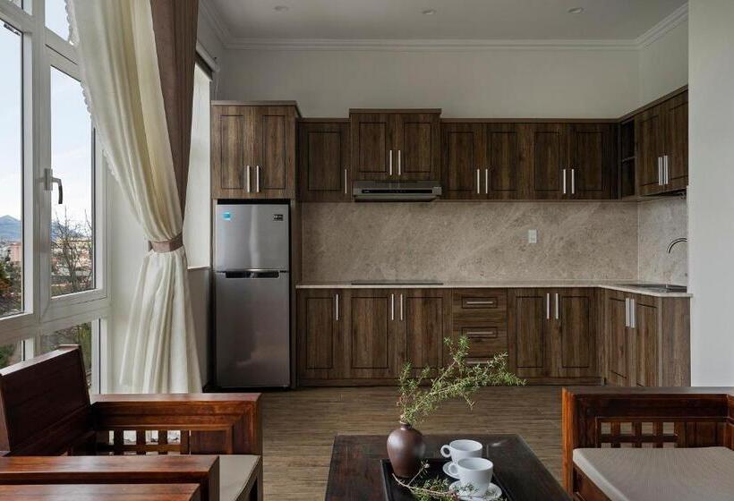 سوئیت جونیور خانوادگی, New Life Hotel   Da Lat