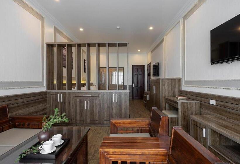 اتاق لوکس چهار تخته, New Life Hotel   Da Lat