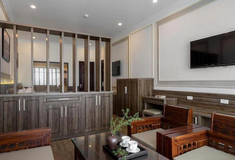 اتاق لوکس چهار تخته, New Life Hotel   Da Lat
