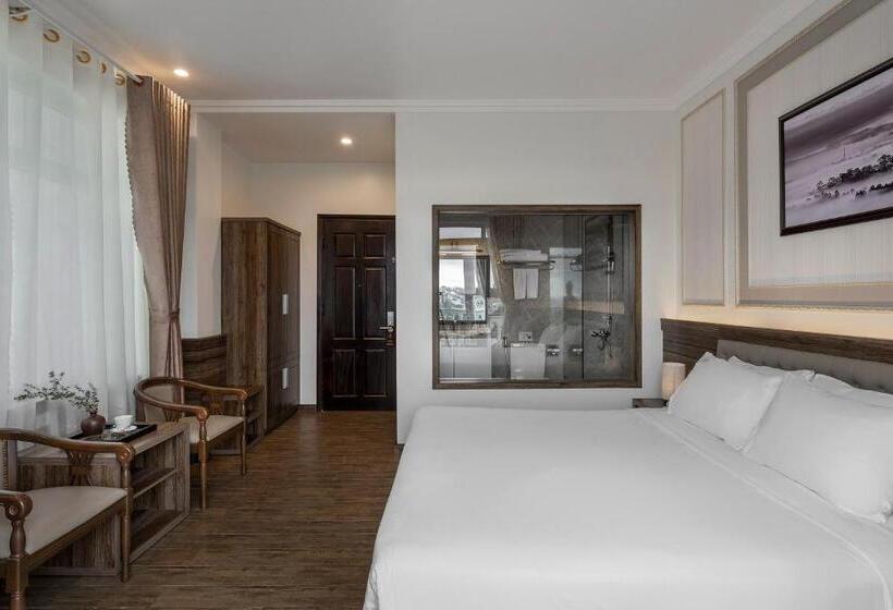 اتاق لوکس با بالکن, New Life Hotel   Da Lat