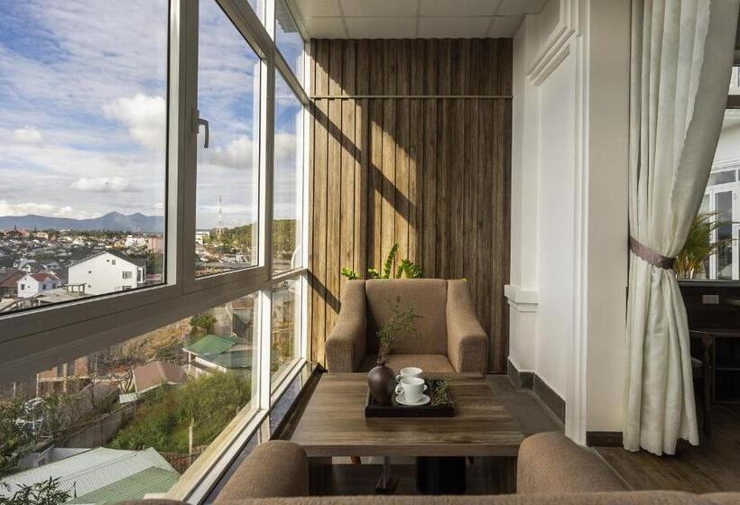 اتاق استاندارد با چشمانداز شهر, New Life Hotel   Da Lat