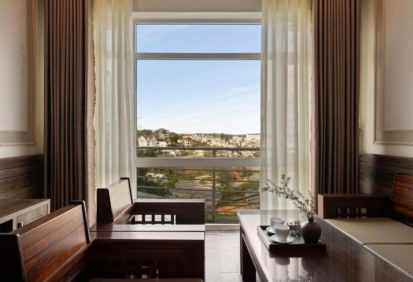 اتاق لوکس چهار تخته, New Life Hotel   Da Lat