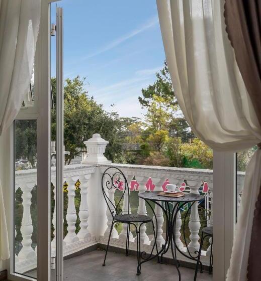 اتاق لوکس با بالکن, New Life Hotel   Da Lat