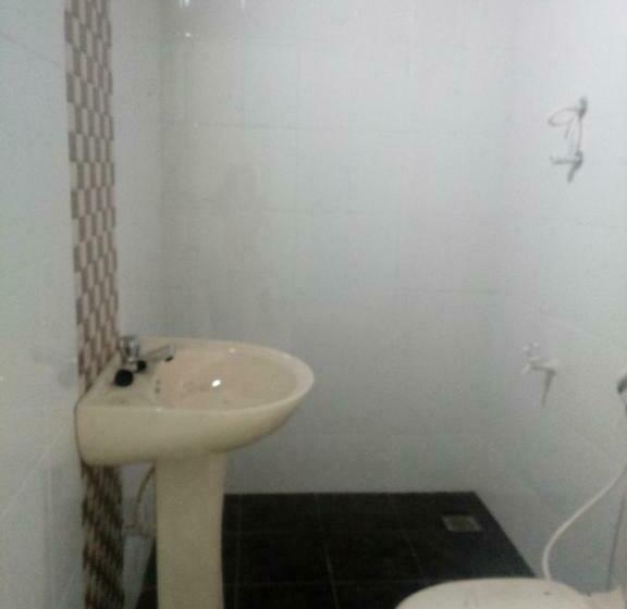 Family Room, Amadi Rest