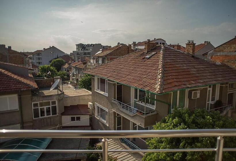 اتاق استاندارد با بالکن, Home Gramatikovi