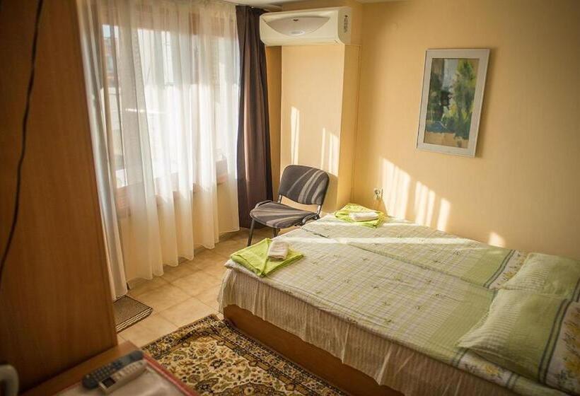 اتاق استاندارد با بالکن, Home Gramatikovi