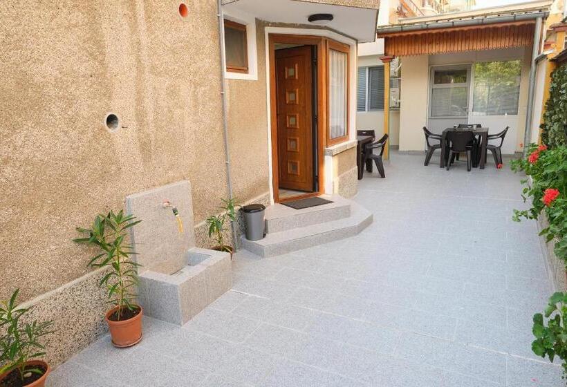 اتاق استاندارد با بالکن, Home Gramatikovi