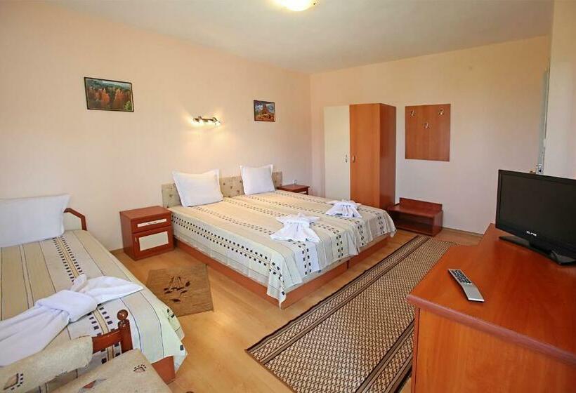 Номер Стандарт Трехместный, Ravda Bay Guest House