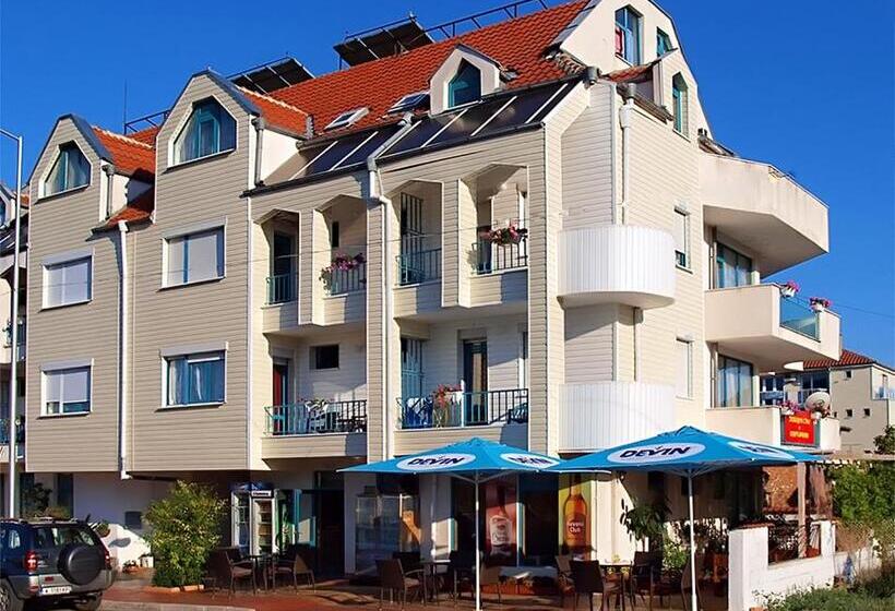 带3个卧室的公寓, Ravda Bay Guest House