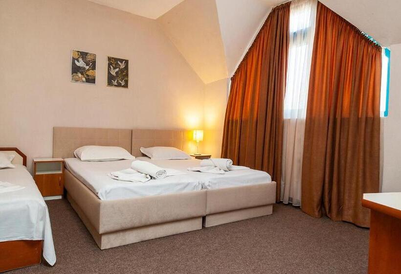 带3个卧室的公寓, Ravda Bay Guest House