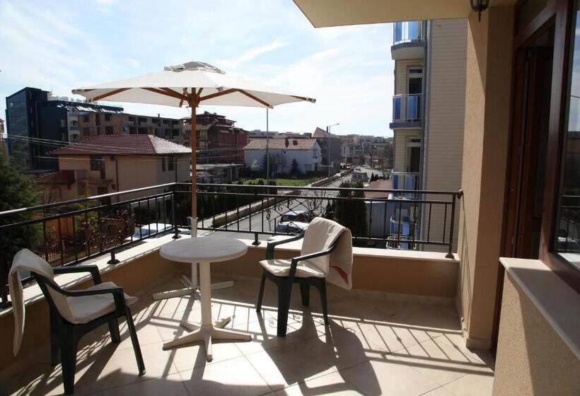Студио Стандарт с Террасой, Ravda Bay Guest House