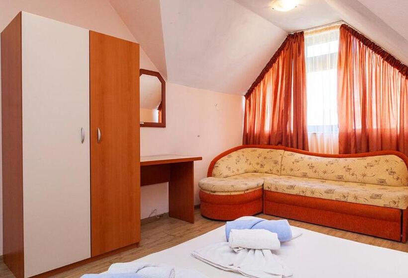 带3个卧室的公寓, Ravda Bay Guest House