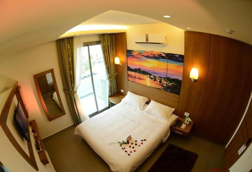 سوییت جونیور با چشم‌انداز دریا, Guias Hotel & Spa