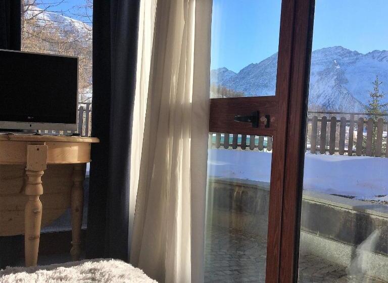 غرفة قياسية مزوَّدة بشُرفة, Chalet Weal