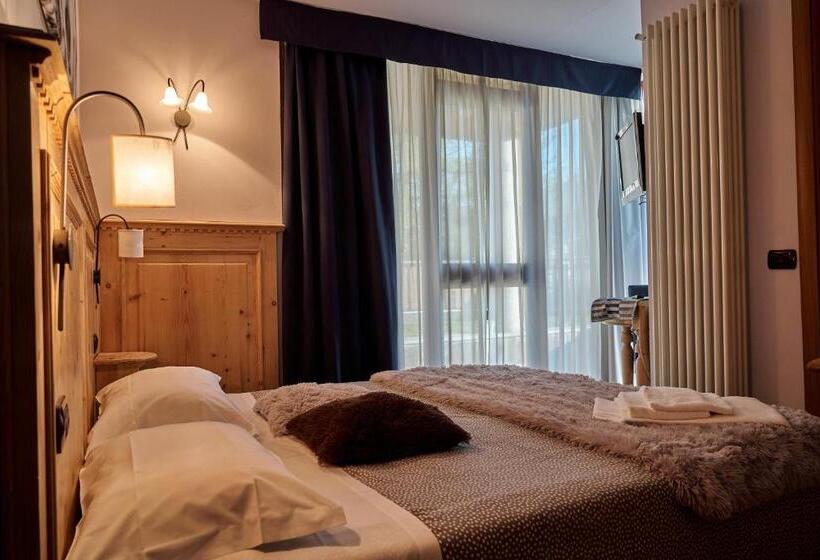 غرفة قياسية مزوَّدة بشُرفة, Chalet Weal