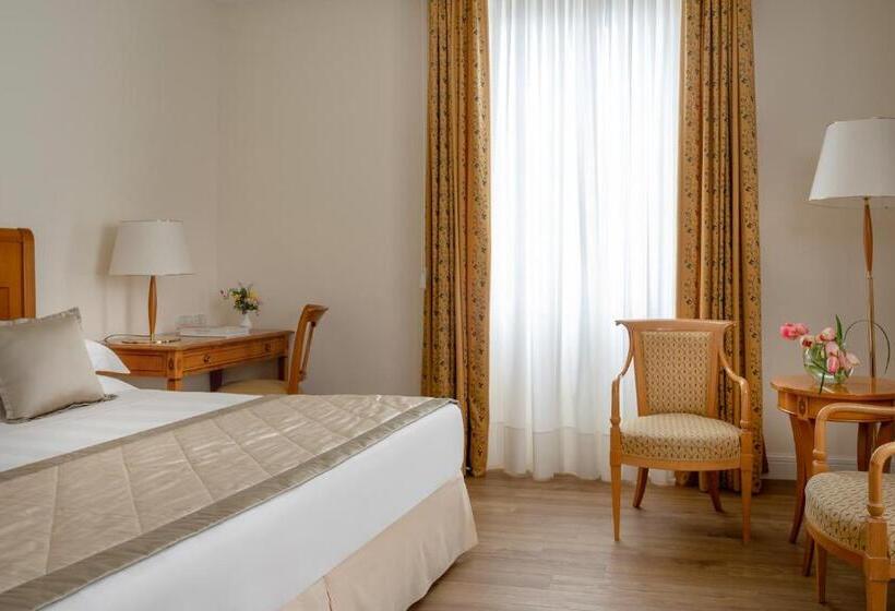 اتاق سوپریور سه تخته, Residenza Parco Fellini