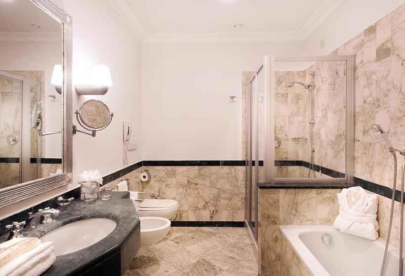 سوییت جونیور, Residenza Parco Fellini