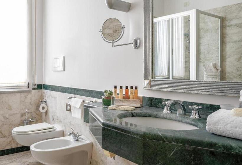 سوییت جونیور, Residenza Parco Fellini