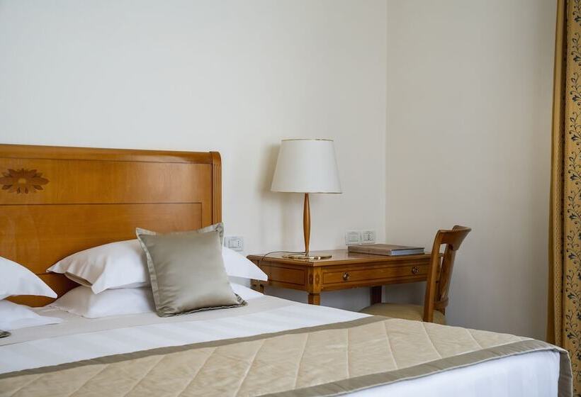 اتاق سوپریور, Residenza Parco Fellini