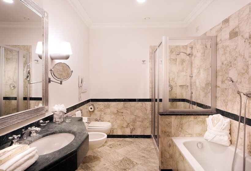 سوییت جونیور, Residenza Parco Fellini