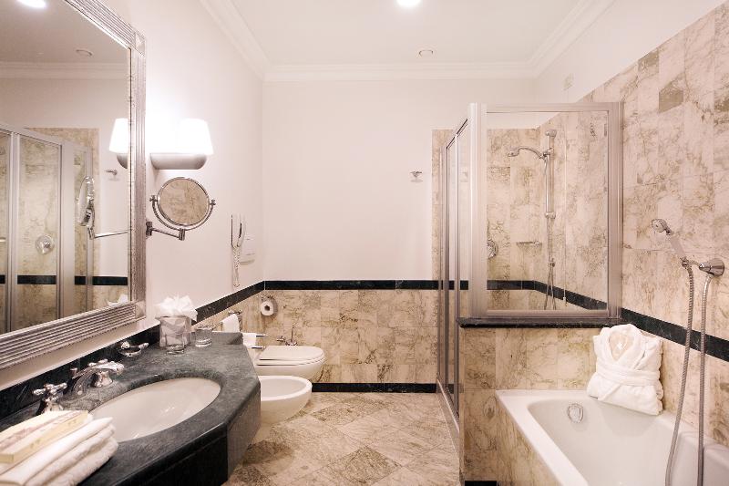 سوییت جونیور, Residenza Parco Fellini