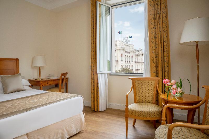 اتاق سوپریور سه تخته, Residenza Parco Fellini