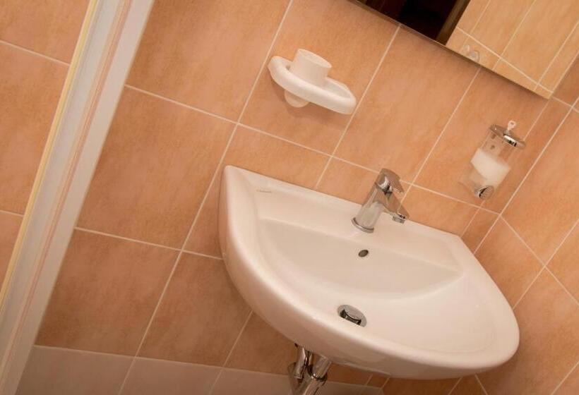 标准间, Cristallo