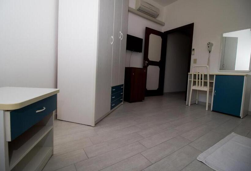 标准三人间, Cristallo