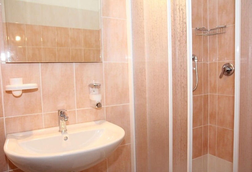 标准单人间, Cristallo