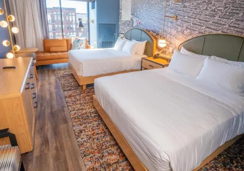 اتاق استاندارد با تخت دو نفره بزرگ برای معلولان, Indigo   Columbus At Riverfront Place, An Ihg