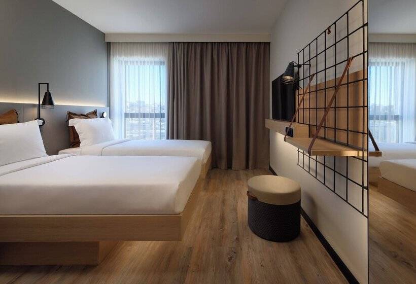 Номер Стандарт Вид на Город, Moxy Lisboa Oriente