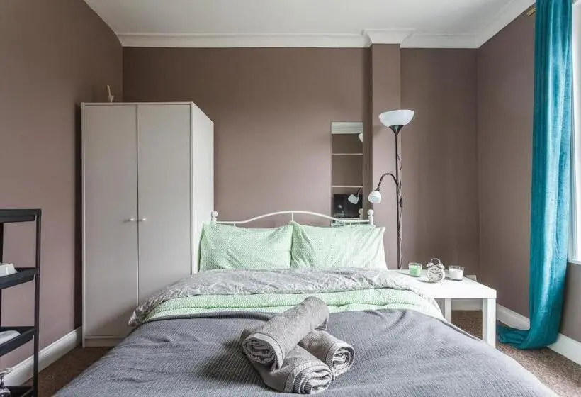 اتاق استاندارد با سرویس بهداشتی مشترک, Shirley House Self Catering Guest House, 5 Min Drive To Cruise Ship Terminals And City Centre