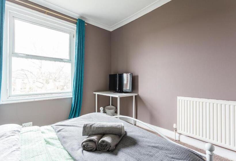 스탠다드 룸 공동 욕실, Shirley House Self Catering Guest House, 5 Min Drive To Cruise Ship Terminals And City Centre