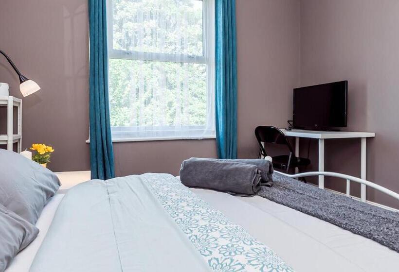 스탠다드 룸 공동 욕실, Shirley House Self Catering Guest House, 5 Min Drive To Cruise Ship Terminals And City Centre