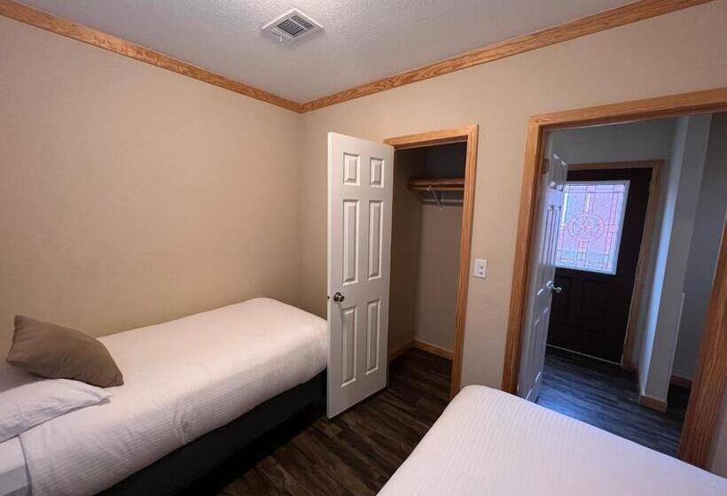 2间卧室的房子, The Hideout Golf Club & Resort